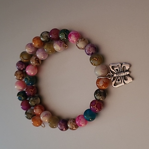 NWOT Butterfly Charm Memory Wire Bracelet 1021 - Picture 2 of 5